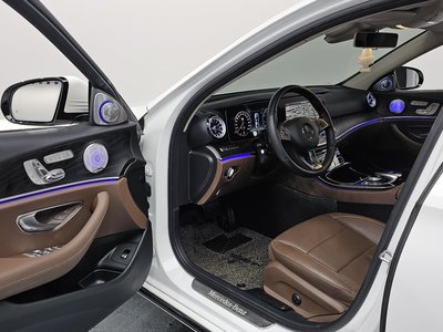 MERCEDES-BENZ E-CLASS - 10