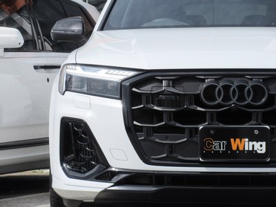 AUDI Q7 - 8