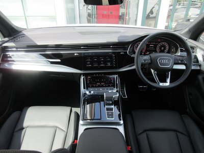 AUDI Q7 - 2