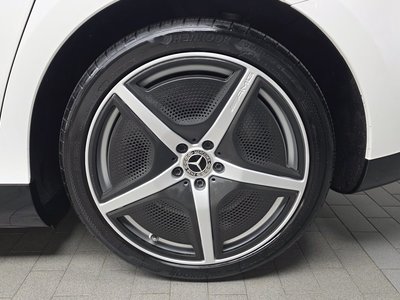 MERCEDES-BENZ EQE - 8