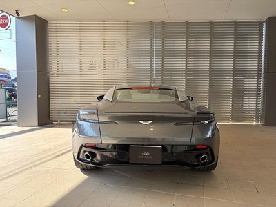 ASTON MARTIN DB11 - 7
