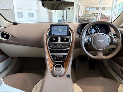 ASTON MARTIN DB11 - 2