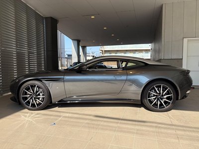 ASTON MARTIN DB11 - 6