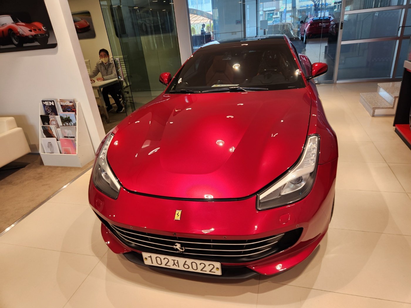 FERRARI GTC4 LUSSO - View 1