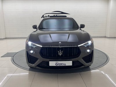 2022 Maserati LEVANTE — фото 1