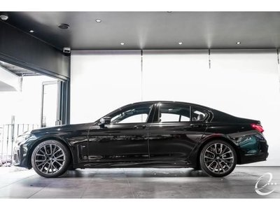 BMW 7 SERIES - 8