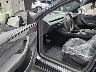 TESLA MODEL Y - 10