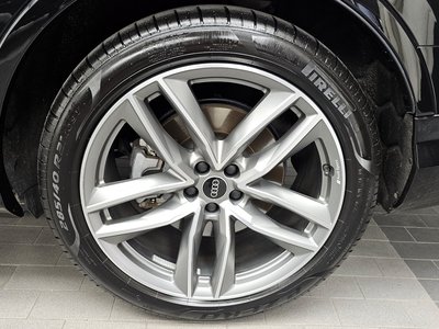 AUDI Q7 - 8