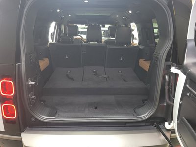 2023 LAND Rover DEFENDER thumbnail 17
