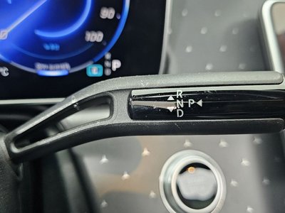 MERCEDES-BENZ EQE - 9