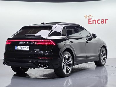 AUDI Q8 - 3