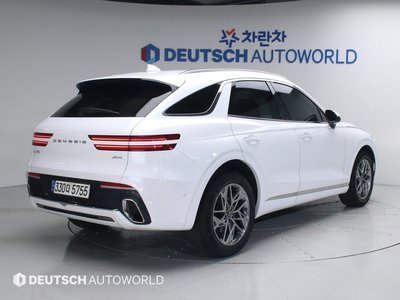 صورة 4 لـ 2021 Genesis GV70