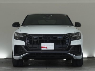 AUDI Q8 - 7
