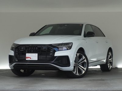 AUDI Q8 - 1