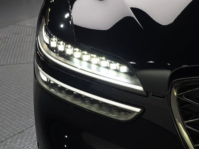 صورة 9 لـ 2024 Genesis GV70