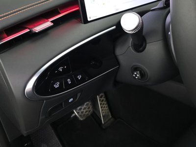 2024 Genesis GV70 thumbnail 32