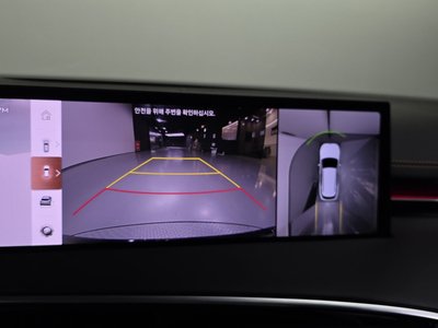 2024 Genesis GV70 thumbnail 21