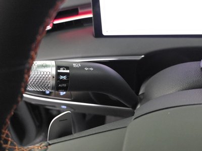 2024 Genesis GV70 thumbnail 27