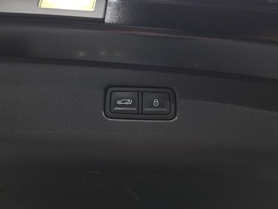 2024 Genesis GV70 thumbnail 33