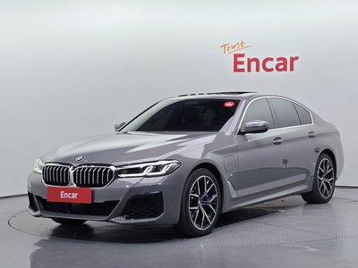 2020 BMW 5 SERIES — фото 1
