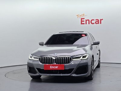 2020 BMW 5 SERIES — фото 2