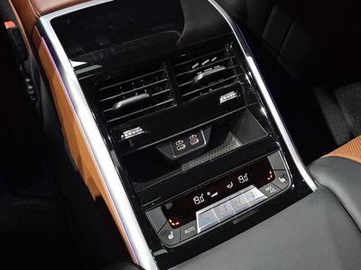 صورة مصغرة 32 لـ 2024 BMW 8 SERIES