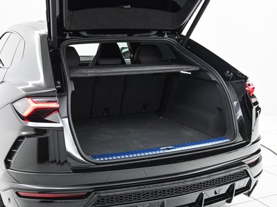 LAMBORGHINI URUS - 9