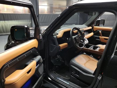 LAND ROVER DEFENDER - 10