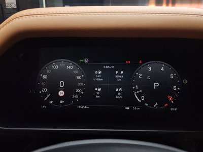 LAND ROVER DEFENDER - 8