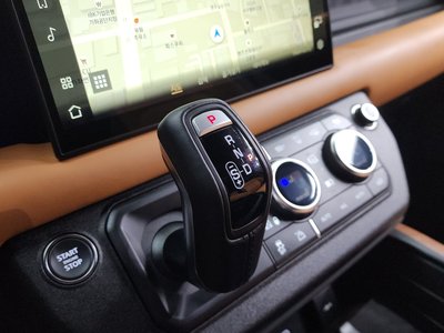 LAND ROVER DEFENDER - 9