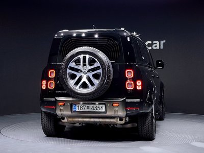 LAND ROVER DEFENDER - 4