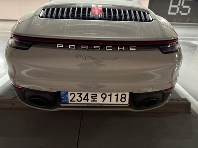 PORSCHE 911 - 5