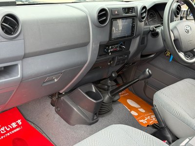 صورة مصغرة 49 لـ 2015 Toyota LAND CRUISER 70