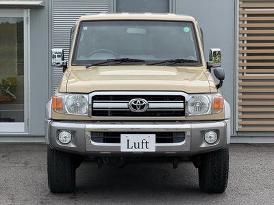 TOYOTA LAND CRUISER 70 - 9