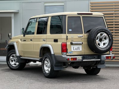 TOYOTA LAND CRUISER 70 - 3