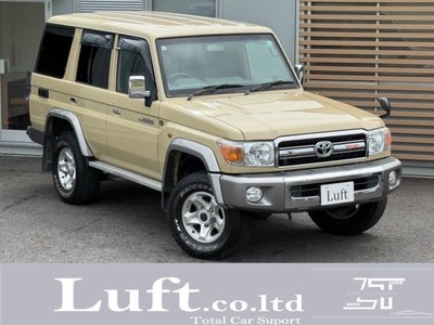 TOYOTA LAND CRUISER 70 - 1