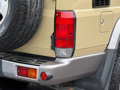 صورة مصغرة 32 لـ 2015 Toyota LAND CRUISER 70