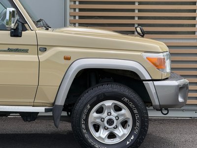 صورة مصغرة 22 لـ 2015 Toyota LAND CRUISER 70