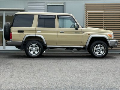 صورة مصغرة 18 لـ 2015 Toyota LAND CRUISER 70
