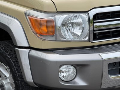 صورة مصغرة 12 لـ 2015 Toyota LAND CRUISER 70