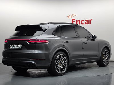 2020 Porsche CAYENNE — фото 3