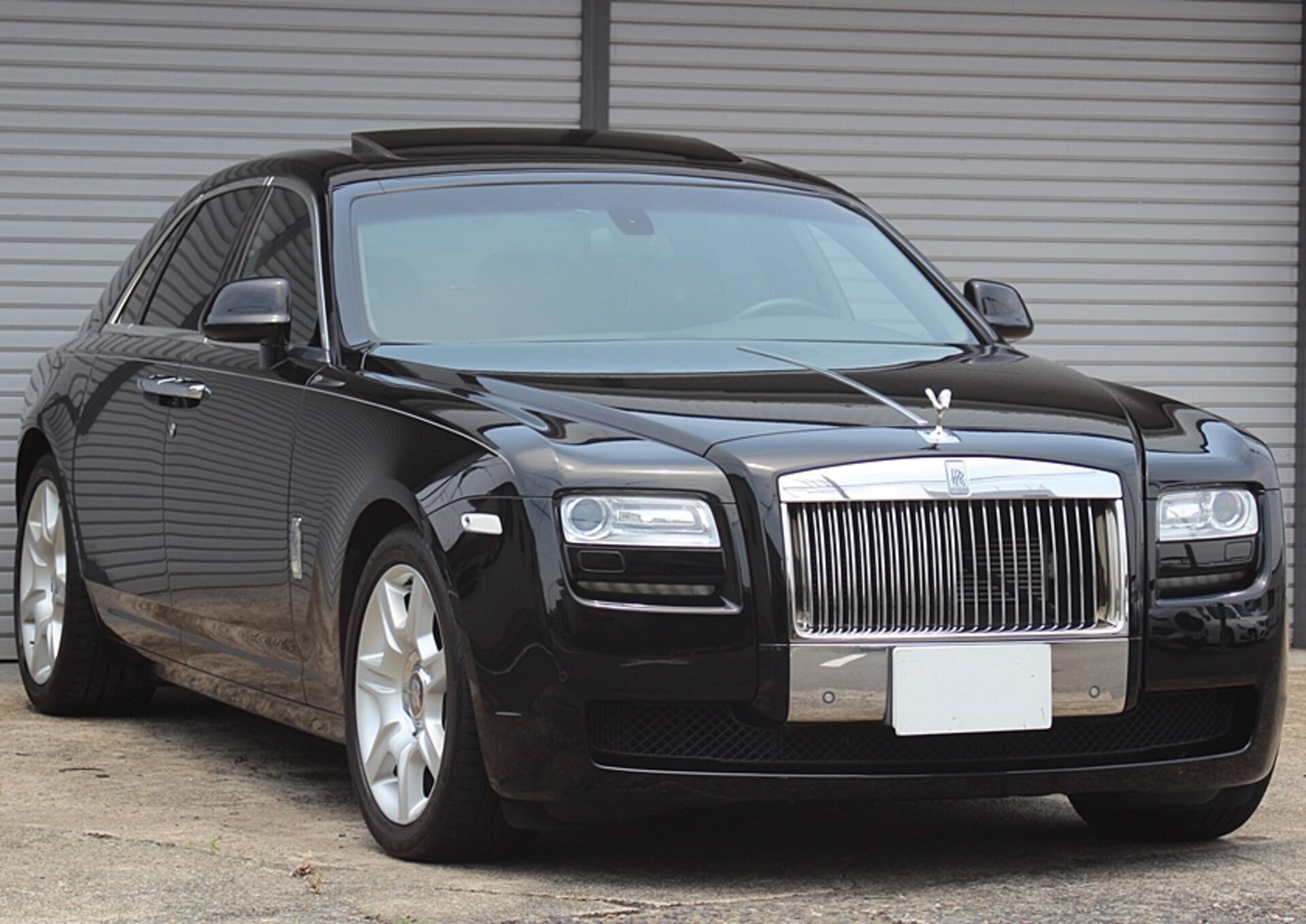 ROLLS ROYCE GHOST - View 1