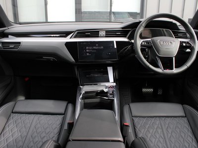 صورة 2 لـ 2023 AUDI E-TRON S SPORTBACK