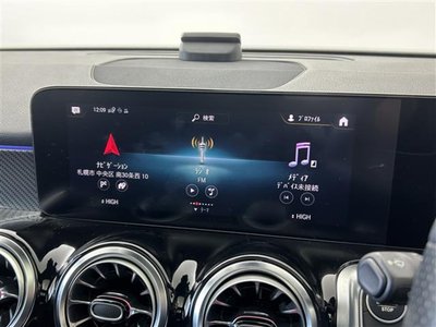 MERCEDES-BENZ GLB - 8