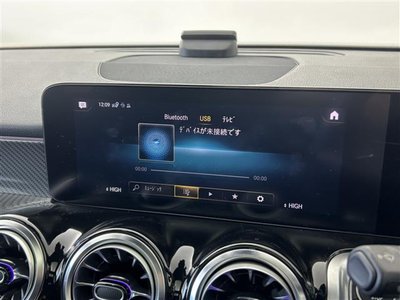 MERCEDES-BENZ GLB - 9