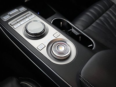 2022 Genesis GV70 — миниатюра 12