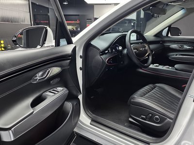 2022 Genesis GV70 — миниатюра 13
