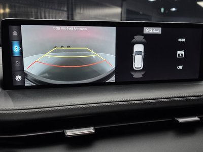 2022 Genesis GV70 — миниатюра 21