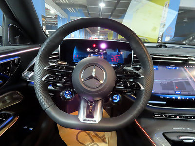 MERCEDES-BENZ E-CLASS - 9