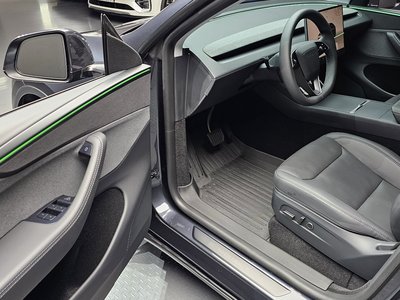 2025 Tesla MODEL Y — миниатюра 13